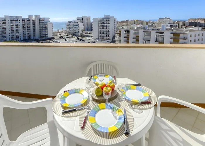 Ahinoa By Interhome Roses